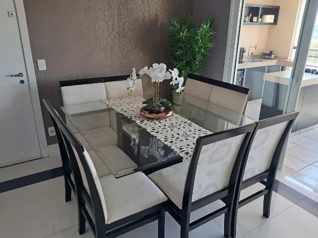 Mesa de jantar quadrada