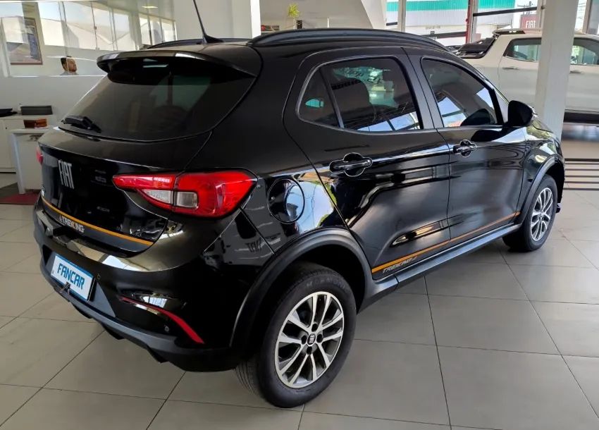 Fiat Argo Trekking 1.3 8V Flex Mec. 2023 - Foto 3