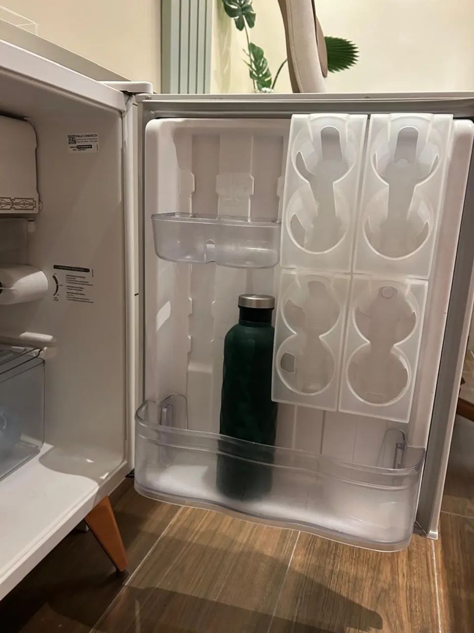 Frigobar Brastemp Retrô 220V - Branco e Cobre - Foto 3