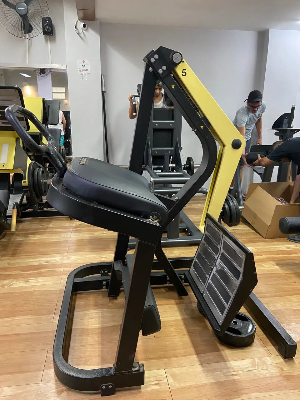 Glúteo Máquina TechnoGym - Foto 2
