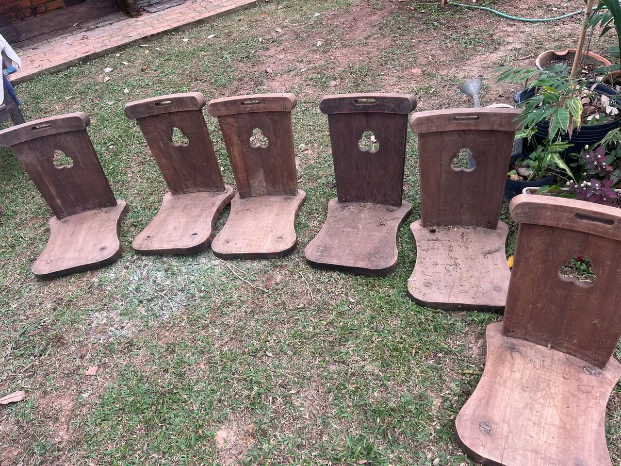 Cadeiras de madeiras maciça a vende  - Foto 2