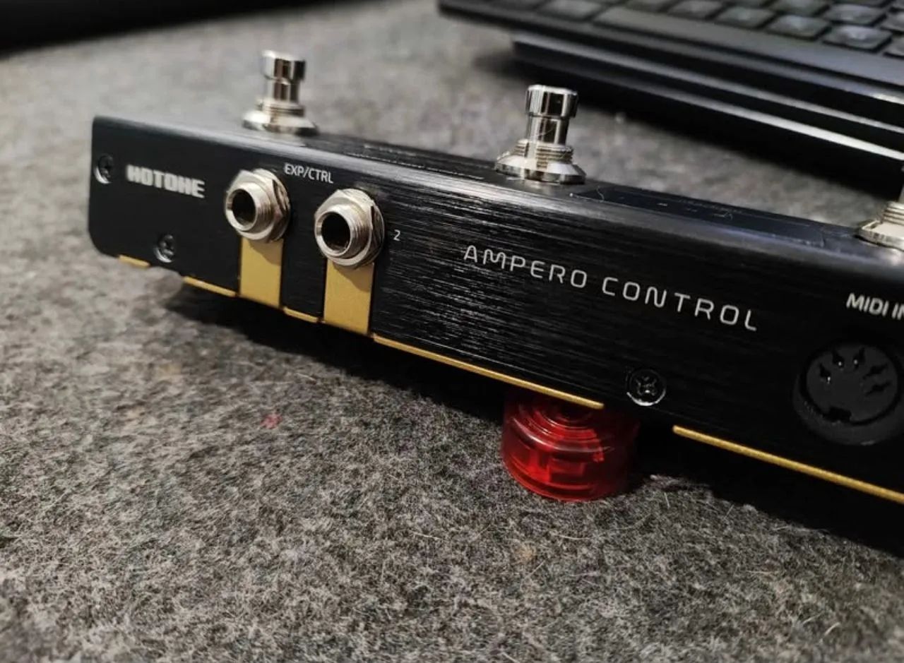Controlador Midi Hotone Ampero Control - Instrumentos musicais