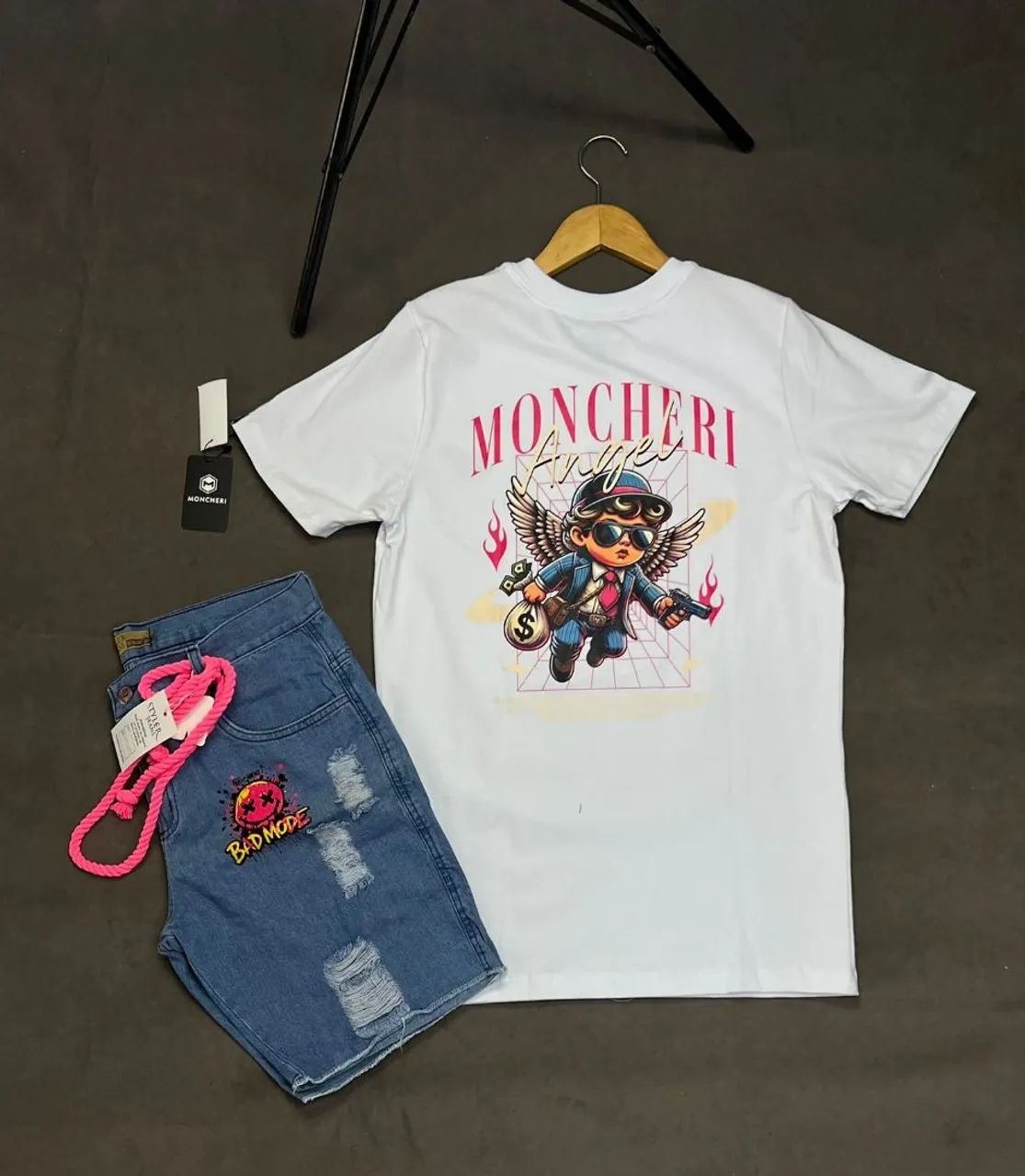 Kits de roupas com personagens 
