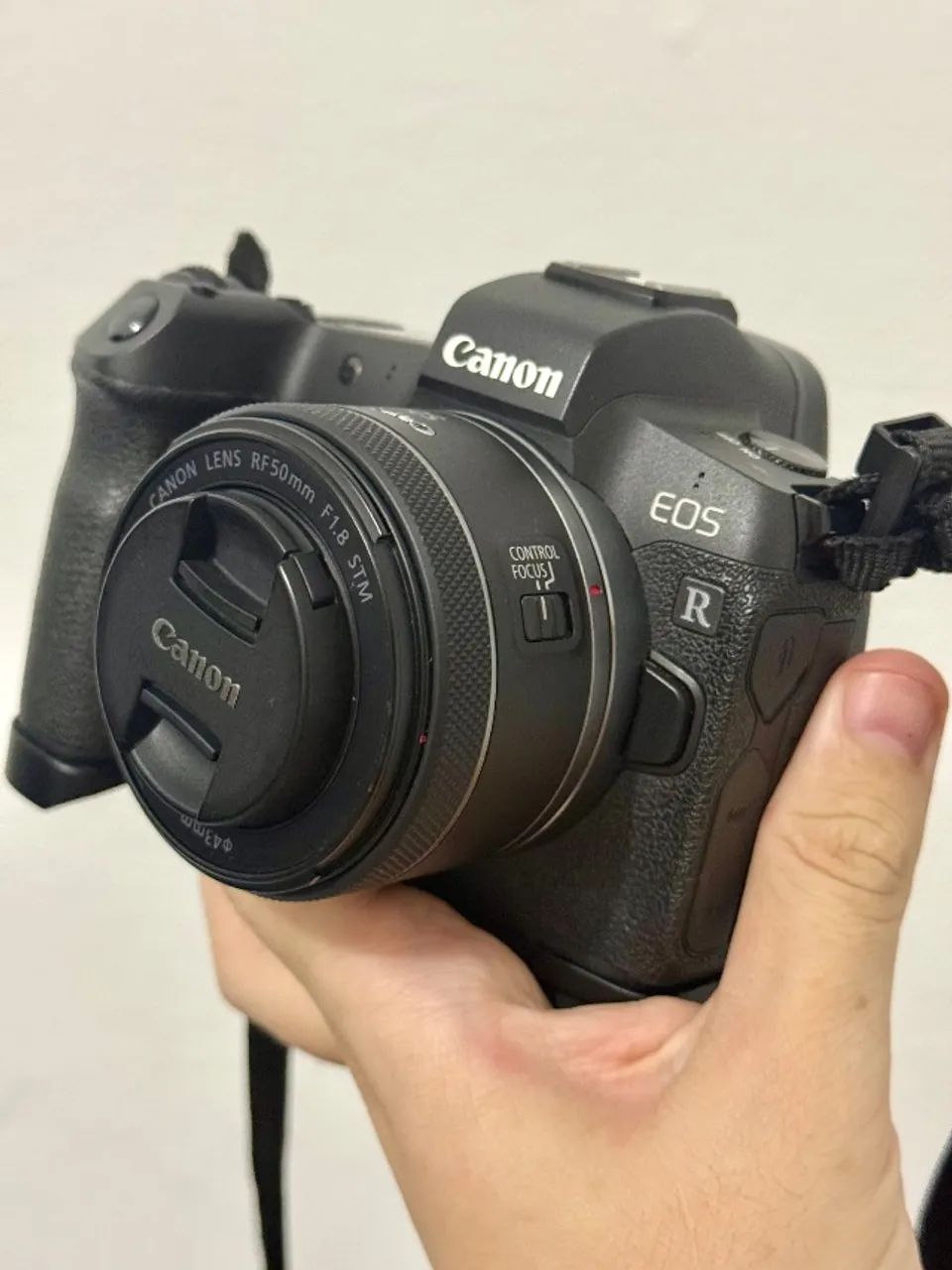 Canon R full frame + Canon 50mm 1.8 + acessórios - Câmeras e