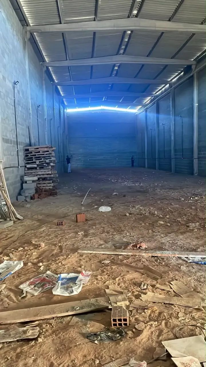 Galpão 10x40 - Localizado no centro - Foto 2
