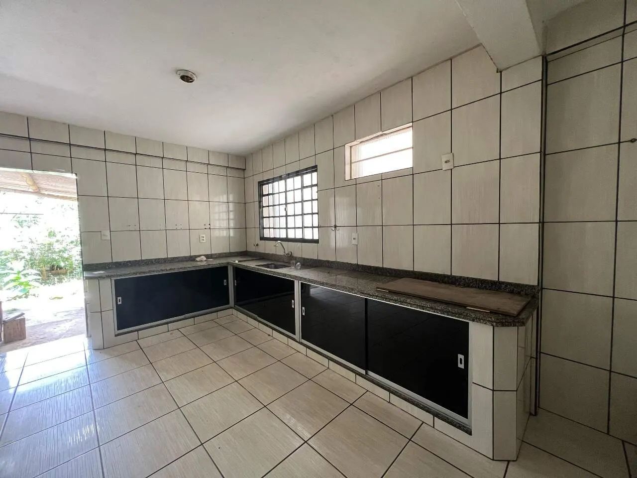 Casa Residencial com 04 quartos em Itaúna!!