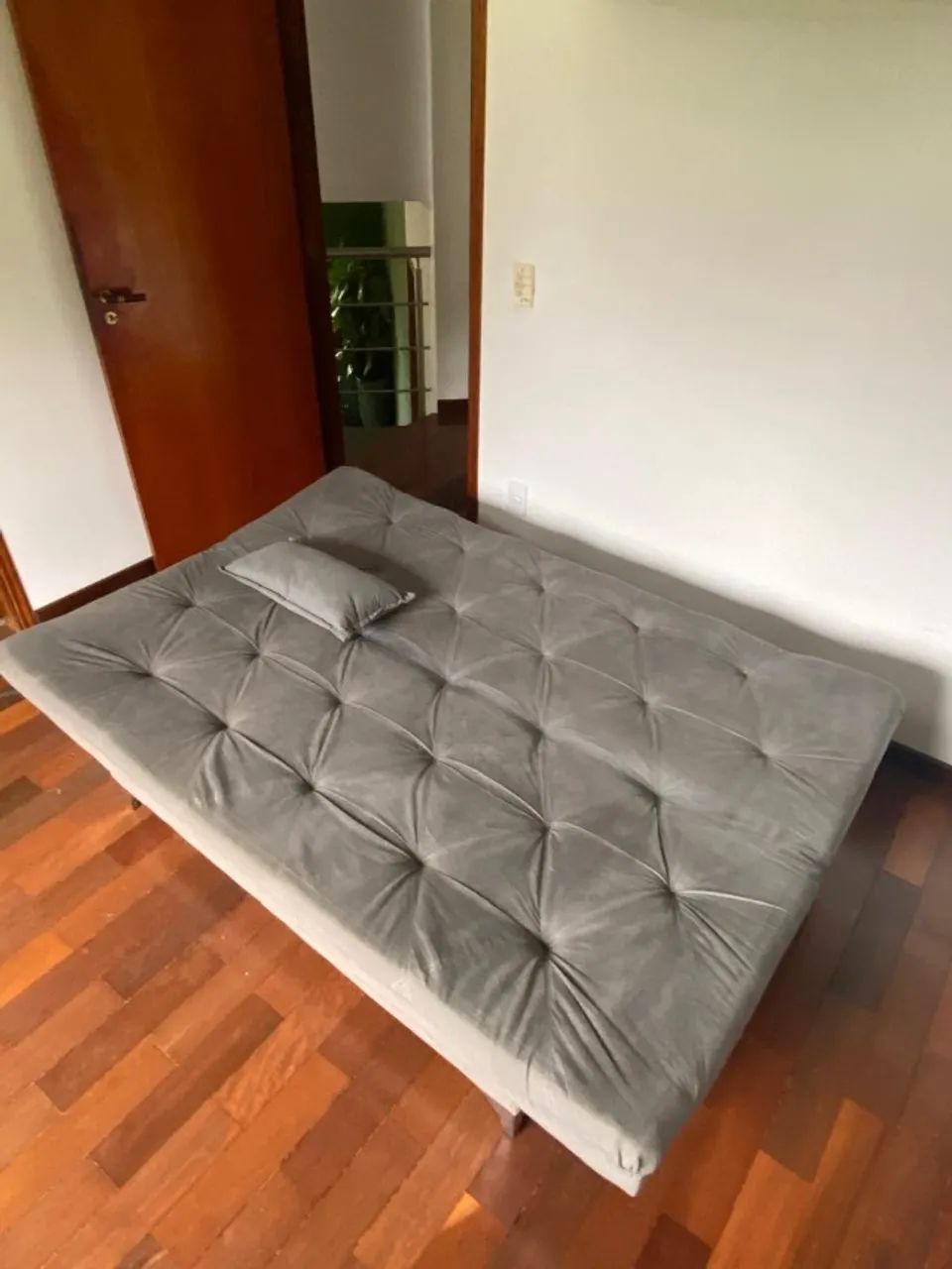 Sofá Cama Cinza Claro Neutro  - Foto 2