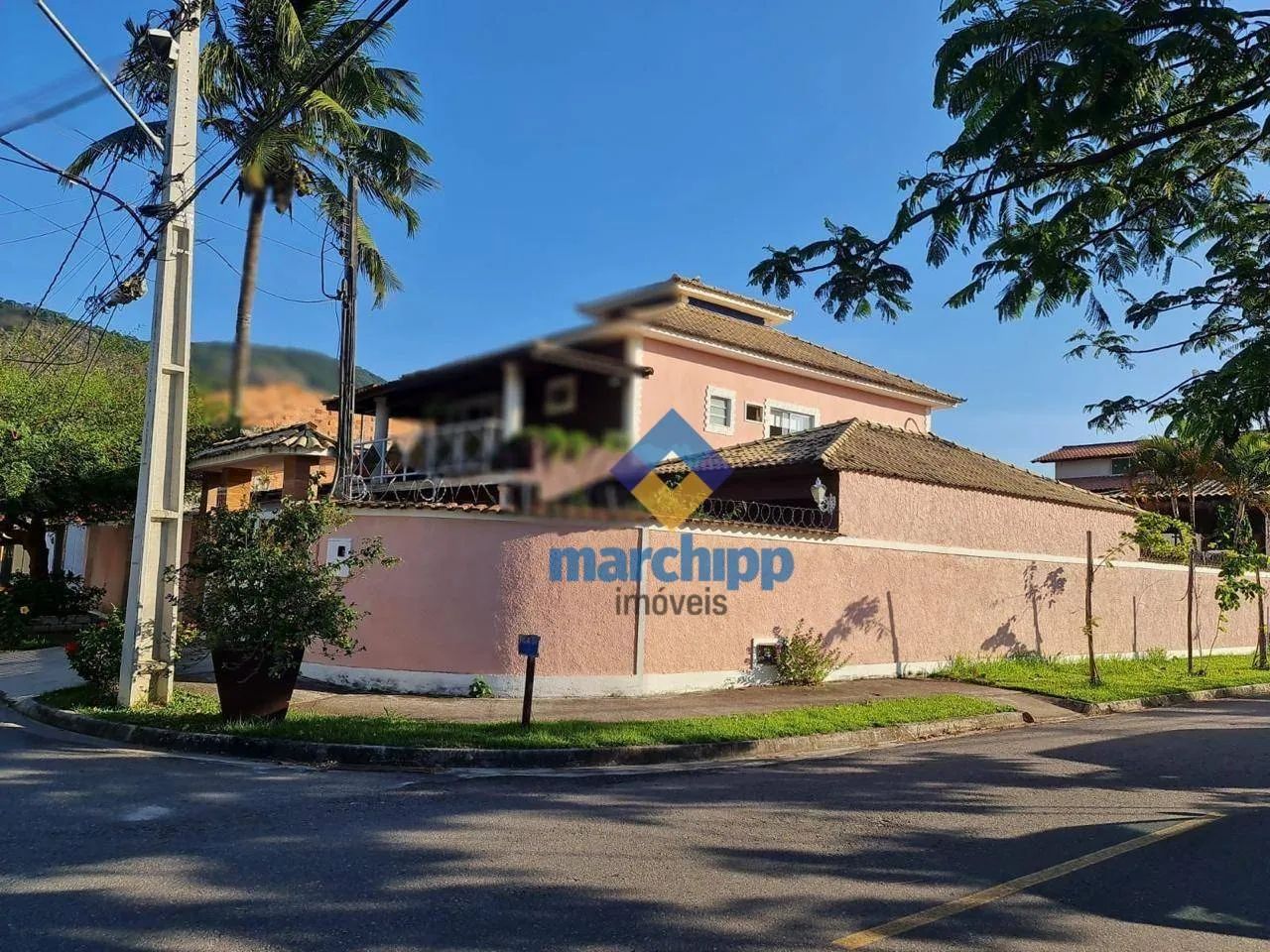 CASARÃO DENTRO DE CONDOMINIO