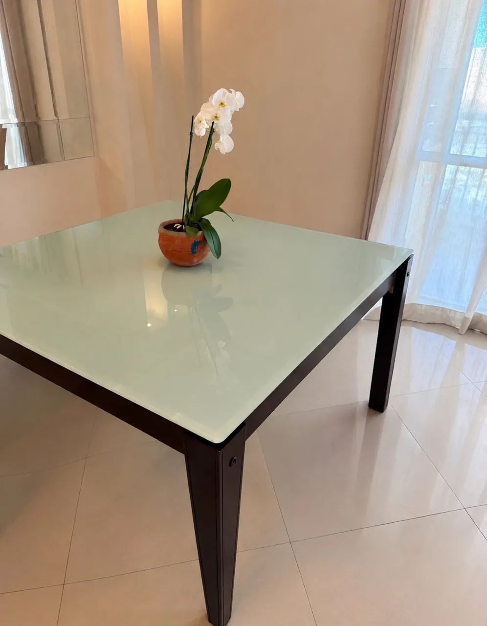 Mesa de jantar de vidro 