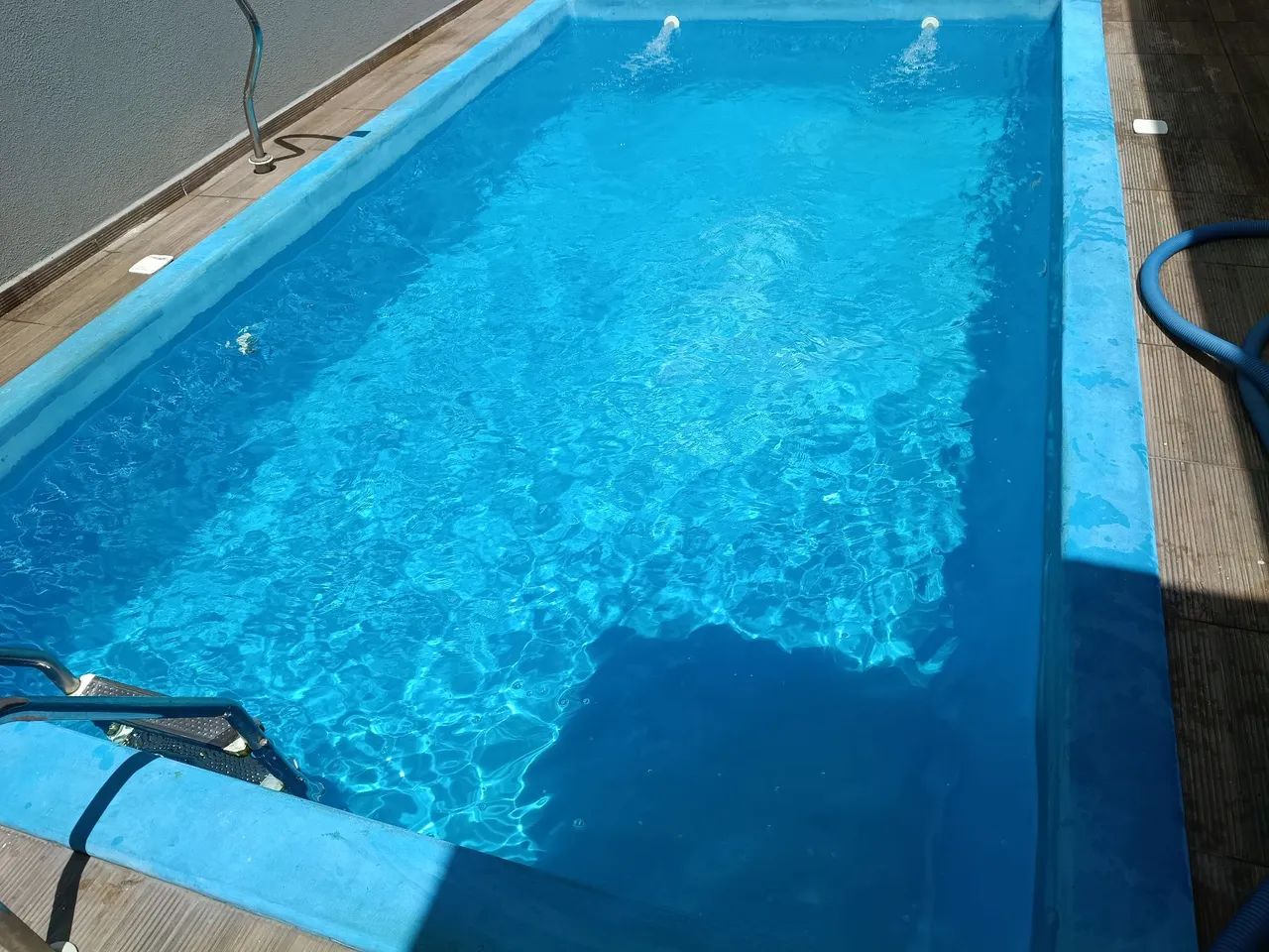 Serviços de manutenção e limpeza de piscinas em gerais. - Foto 3