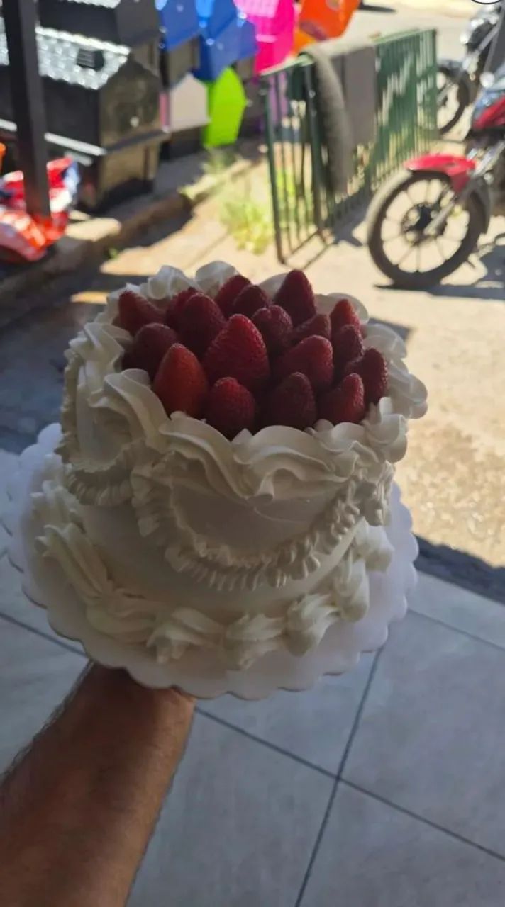 Contrata-se confeiteiro.