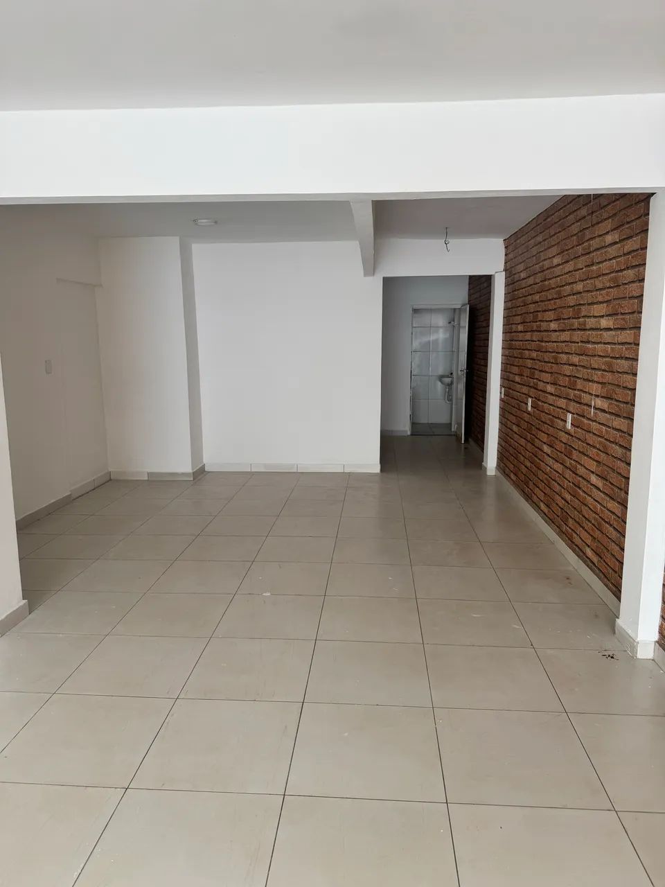 Alugo imóvel comercial com bastante espaço na marginal da Ayrton Senna  - Foto 4