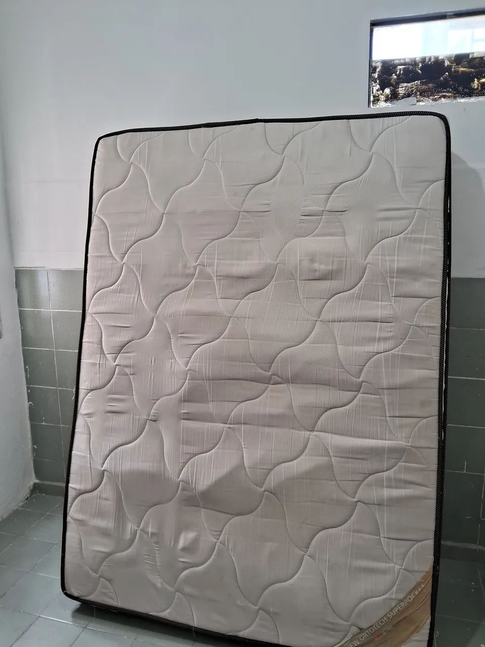 Vende-se uma cama de casal de Madeira  - Foto 2