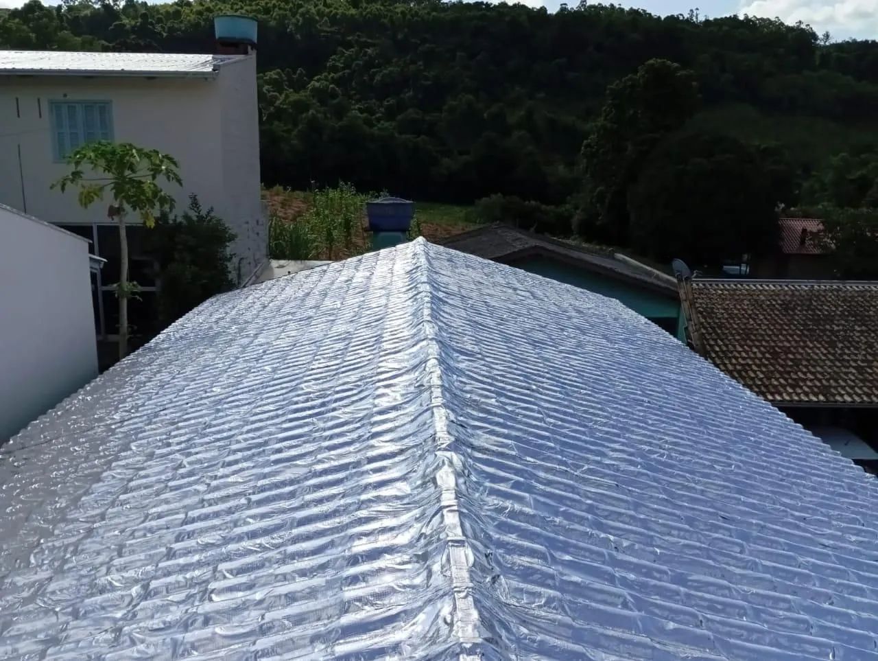 Manta asfáltica impermeabilização de telhado e reparos  - Foto 3