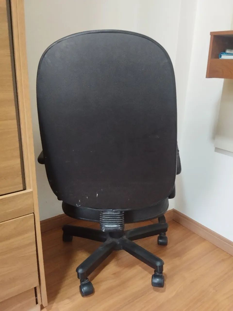 Cadeira de Couro Escritório  - Foto 4