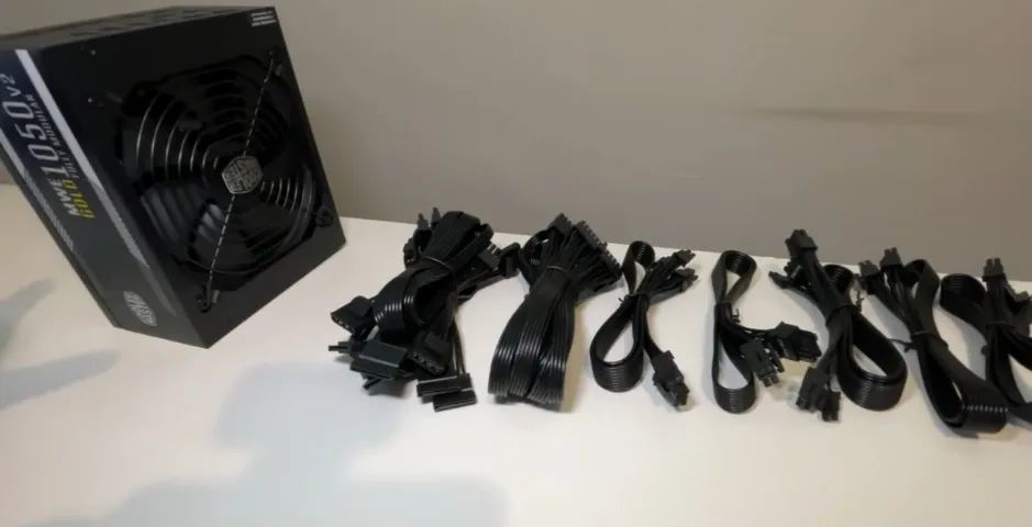 Fonte C. Master 1050w v2 Modular - V ou Troco por... - Foto 5