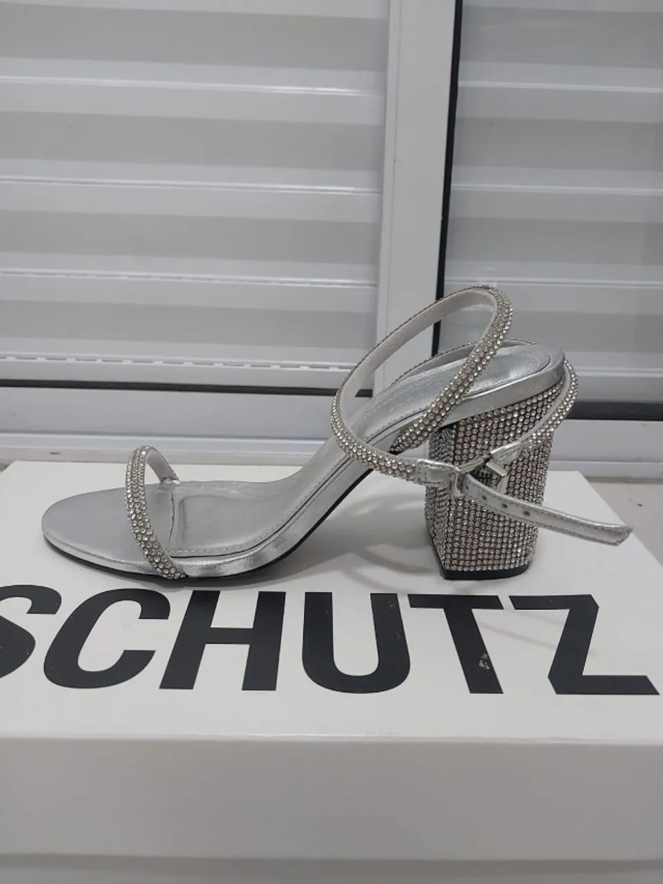 Sandália Prata Schutz - Foto 5