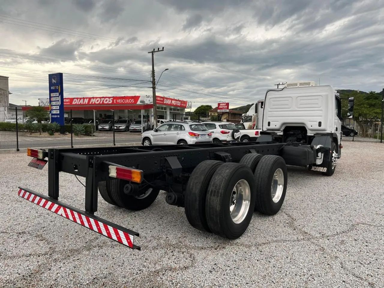 Atego 2426 6x2 2p (diesel) (E5) - Foto 8