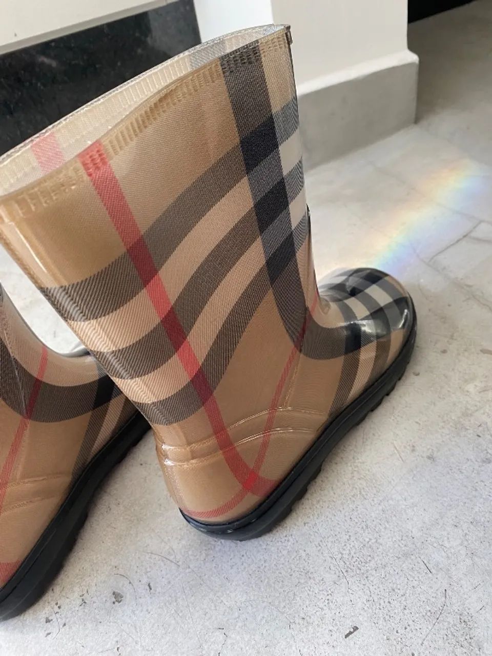 Galocha Burberry Sem uso Original - Foto 2