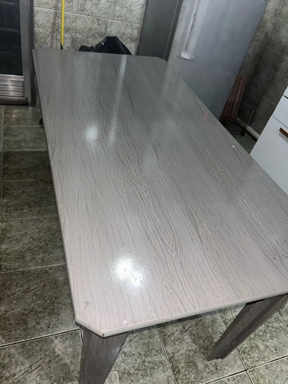 Mesa com 5 cadeiras