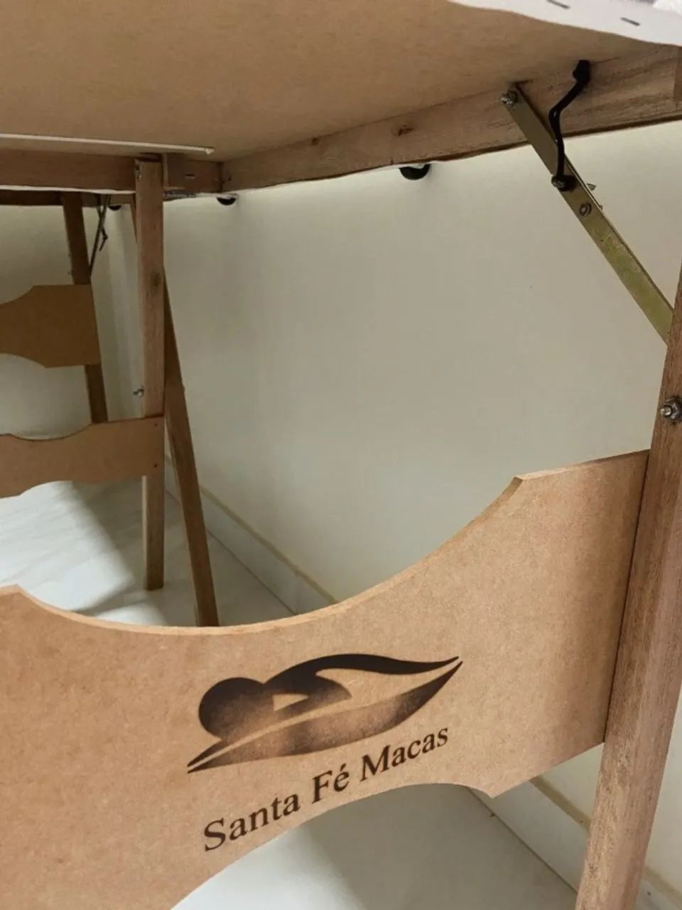 Maca Portátil Santa Fé - Modelo Maleta com Rodinhas (Branca) - Foto 2