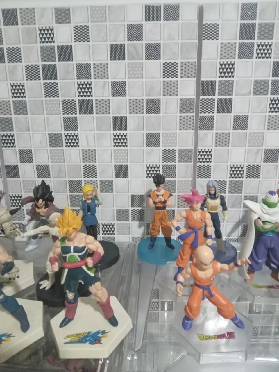 20 bonecos de Dragon ball com base - Foto 3