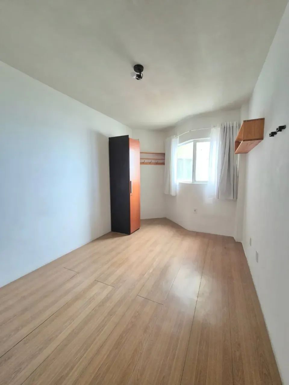 Vendo quarto e sala com varanda a beira mar. Edf. Maison Chateaubriand - Foto 5