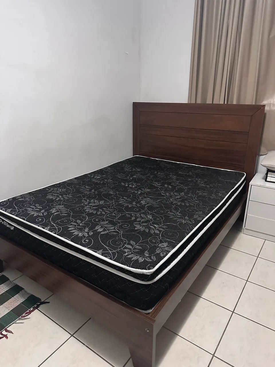 Cama casal e colchão 