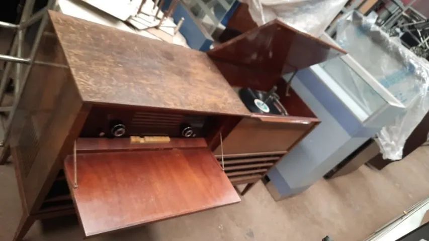 Aparelho de som valvulado marca Philips tocas discos e rádio antigo funcionando detalhes e - Foto 5