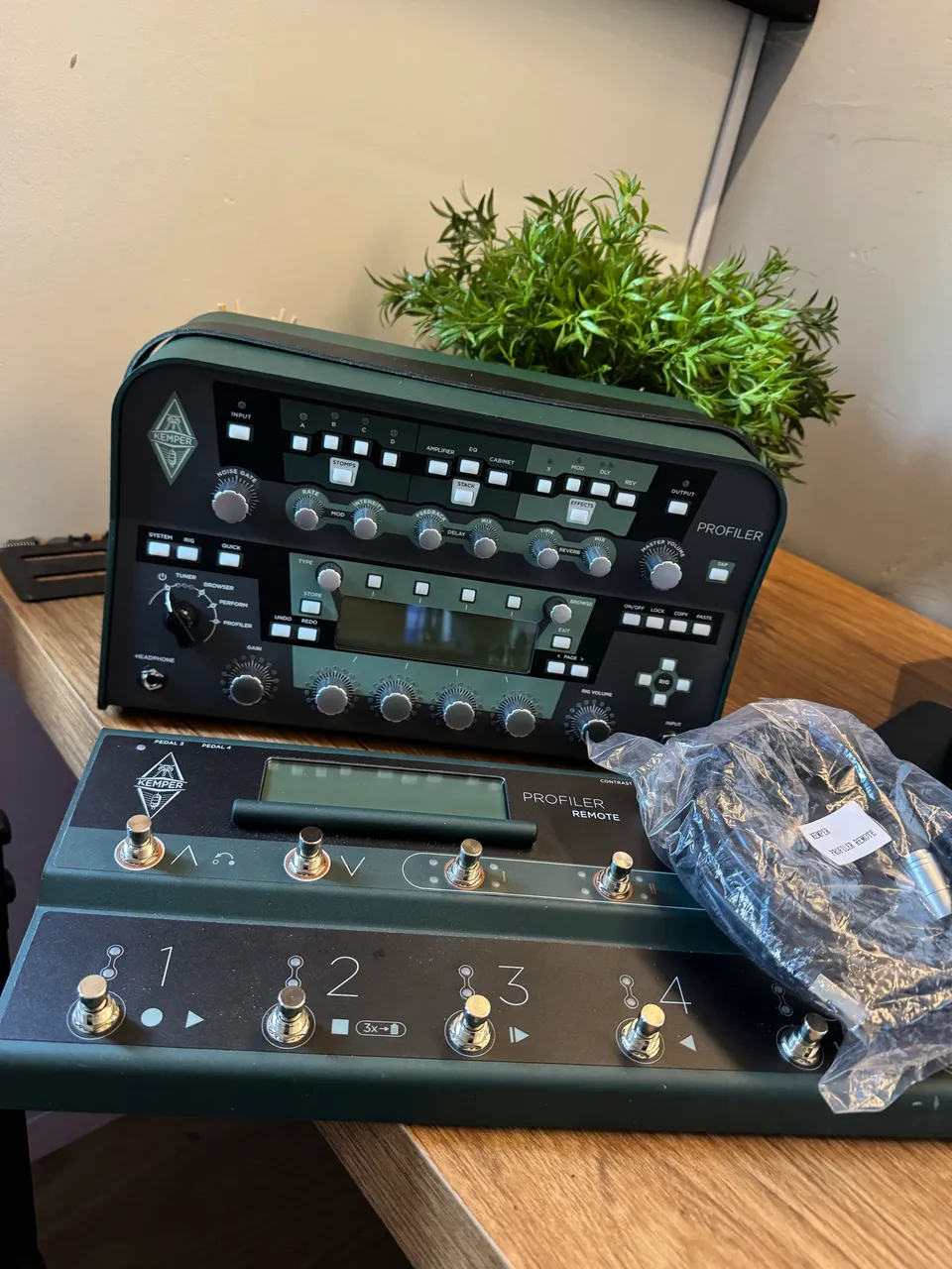 Pedal Strymon Iridium na caixa - Instrumentos musicais - Setor