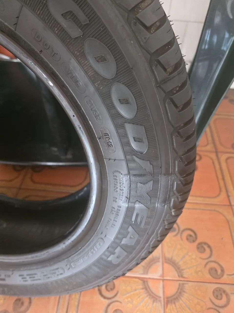 Pneu Goodyear 185/70 R14(aro 14) - Foto 4