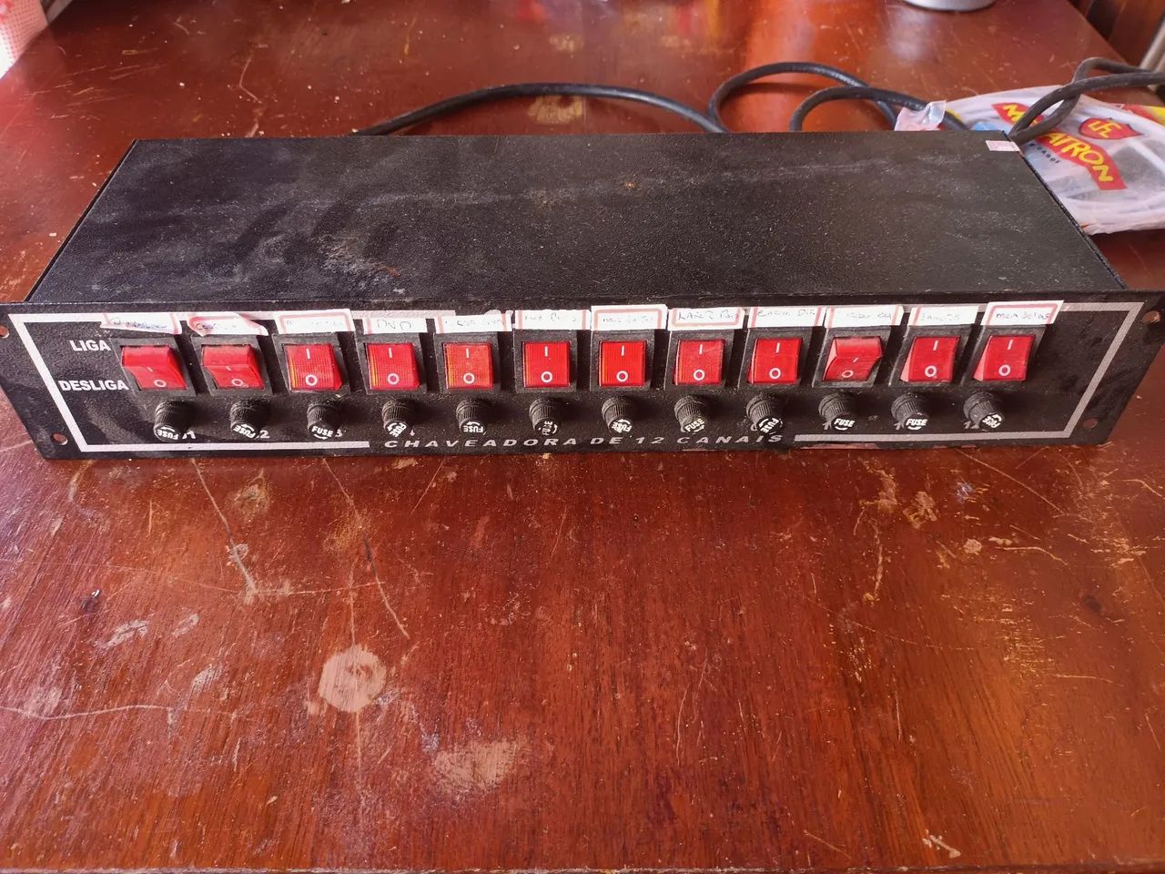 Mesa chaveadora de 12 pontos 