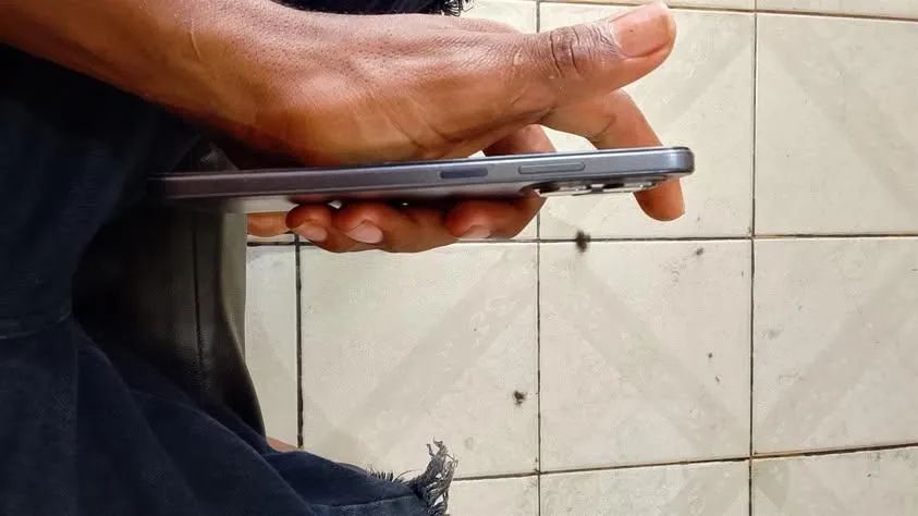 Infinix Hot 50i 256gb - Foto 3
