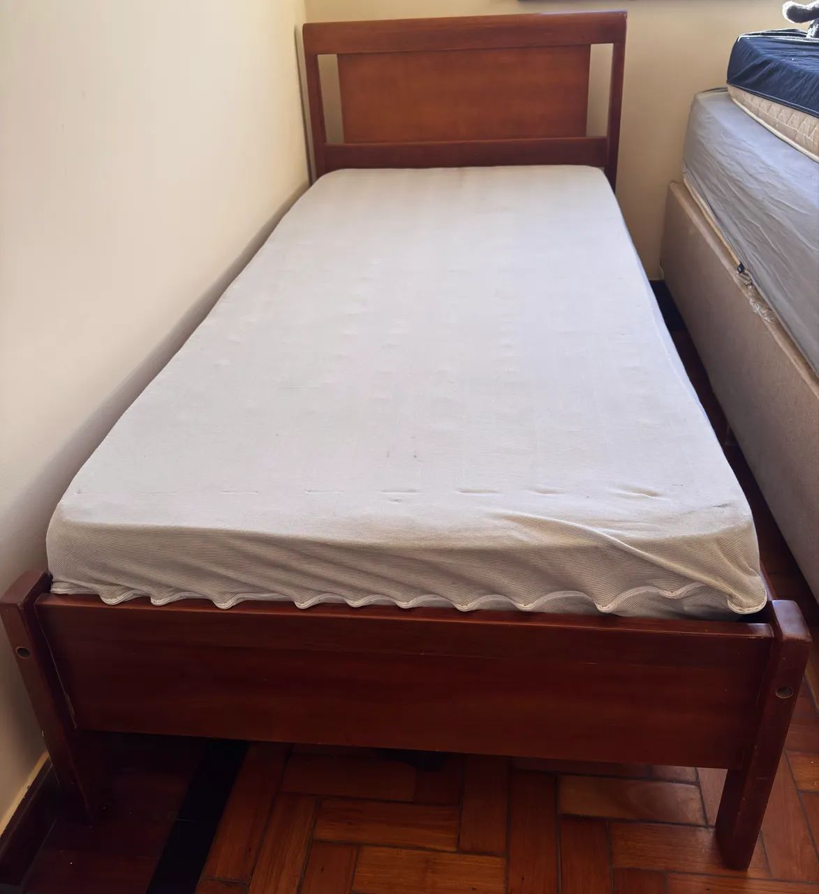 Cama de solteiro + colchão 