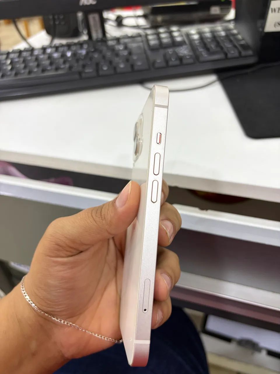 iPhone 13, 128Gb branco - Foto 4