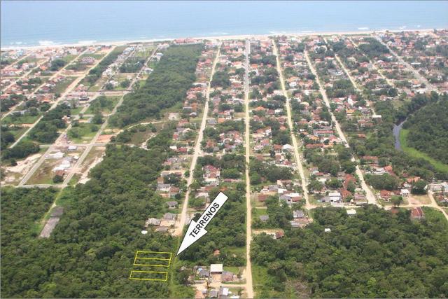 Terreno limpo no Rainha do Mar