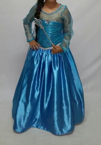 Vestido luxuoso da Princesa Elsa