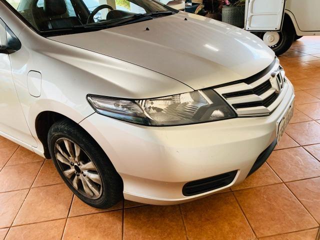 Vendo honda city 2013 carro novo baixo km - Foto 2