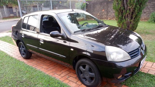 "Oferta" Clio Sedan Privilege 1.6 Hi-Flex 2006