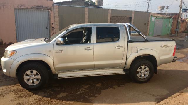 Vende-se Toyota Hilux 3.0 CD 4x4, automática SRV, ano 2006 - Foto 2