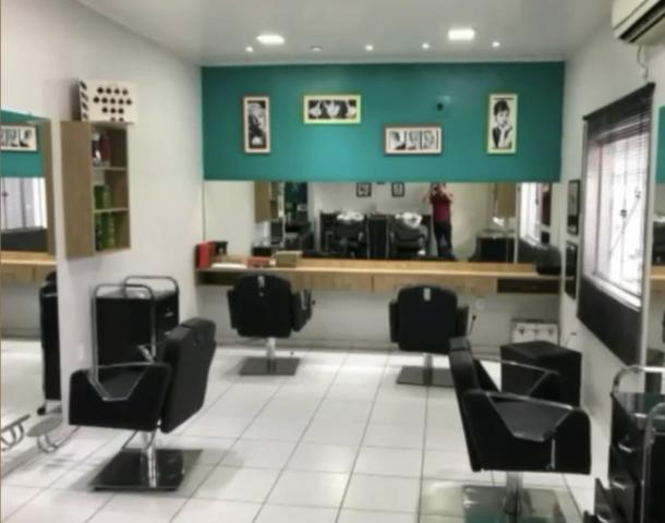 Vaga p/ Cabeleireiro (a) e Manicure