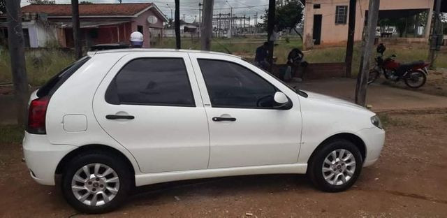 Vende- se Fiat palio em perfeito estado de conservação.