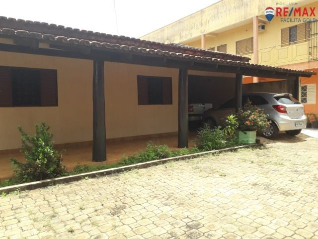 Casa com 3 dormitórios, sendo 1 suíte, na 206 Sul. Cod. CA01-439