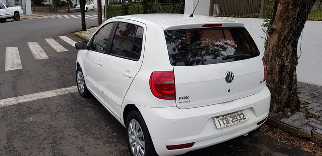 Fox branco 1.6 gll 2013 muito novo. - Foto 2