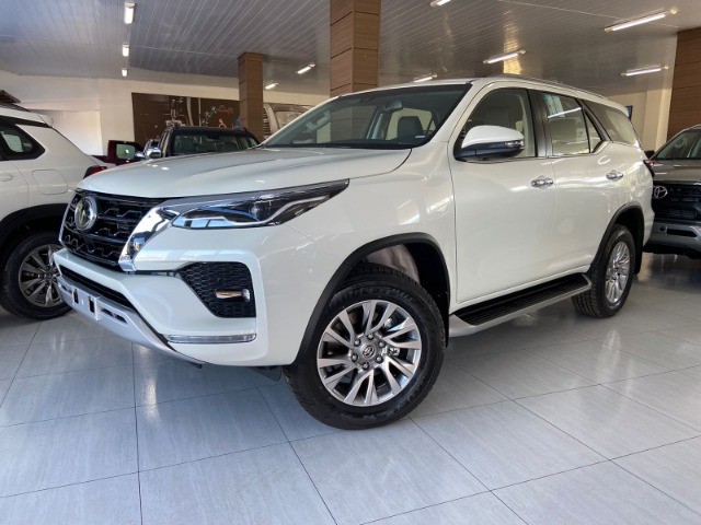 TOYOTA HILUX SW4 SRX 5 LUGARES DIESEL ANO 2021 ZERO KM