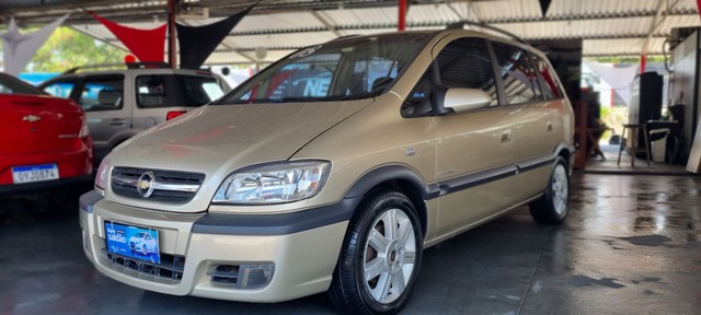 ZAFIRA ELEGANCE 2.0 AUTOMÁTICO 7 LUGARES SUPER NOVA -