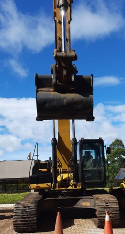 ESCAVADEIRA 336D 2L ANO 2017 MARCA KOMATSU - Foto 2