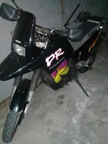 MOTOCICLETA SUZUKI DR 800S