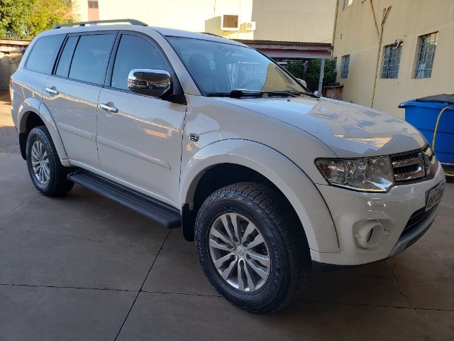 MITSUBISHI PAJERO DAKAR HPE 3.2 AUT. 4X4 DIESEL  7 LUGARES 