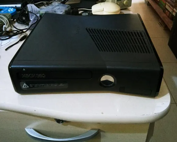 Xbox 360 DESTRAVADO com 1 controle HD 1TB COM 650 JOGOS E 20000